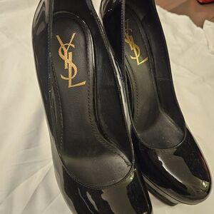 Yves Saint Laurent Women's Black Pumps